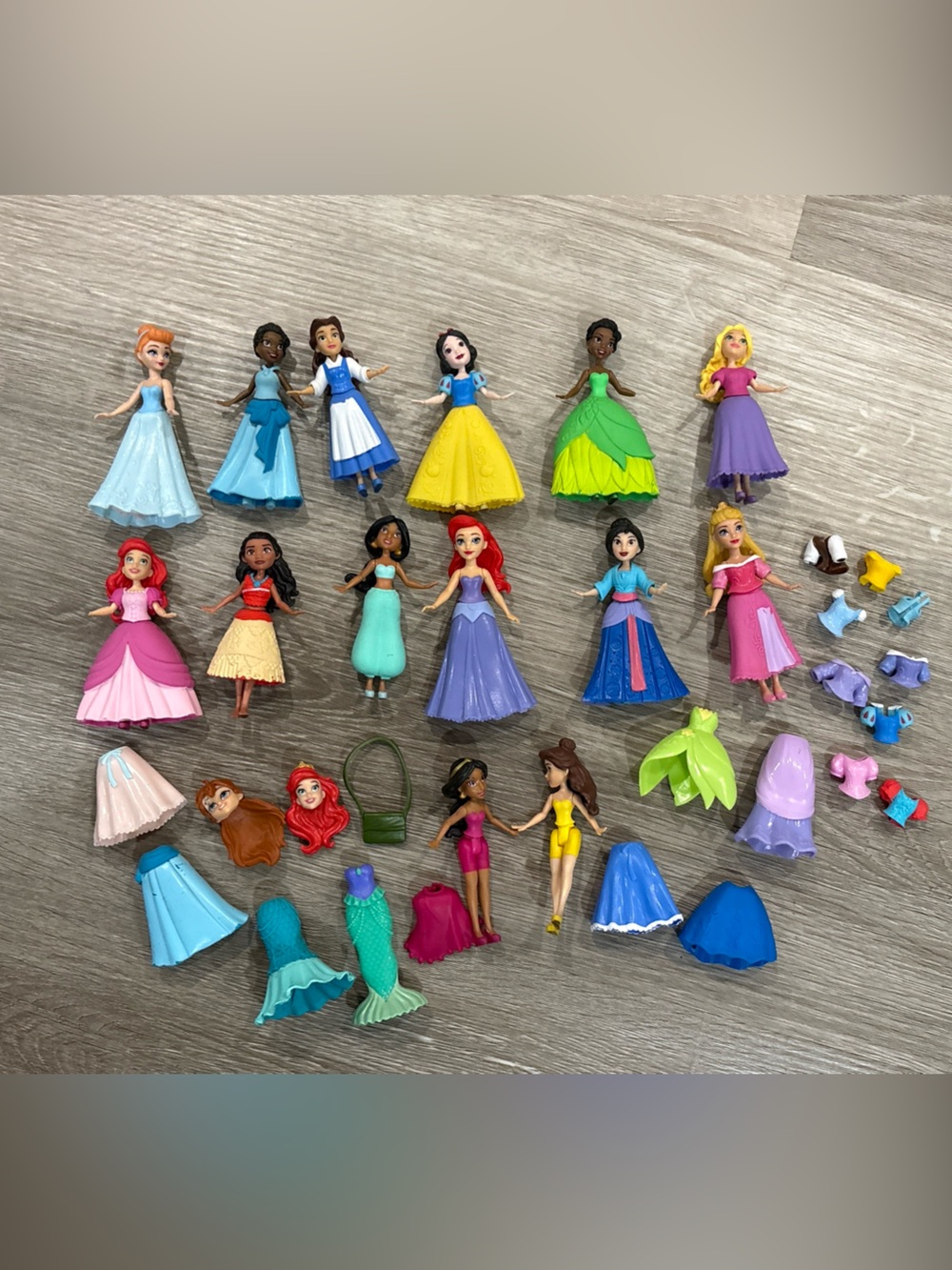 Disney Princess/Polly Pocket Style Dolls (14) + Dresses+ Accessories Mixed Lot